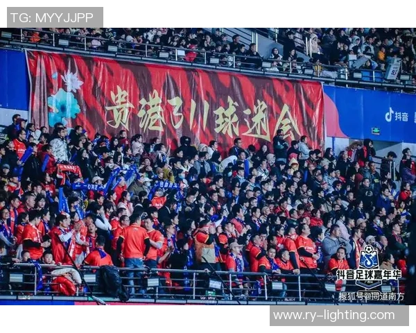 深圳足球队的节奏变革引发热议球迷期待新风貌与未来发展 深圳足球队的节奏变革引发热议球迷期待新风貌与未来发展