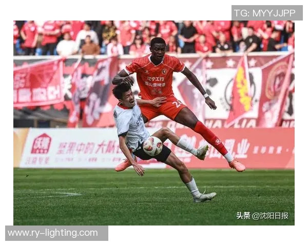 足球巨星重返赛场再创辉煌球迷热情赞美不绝于耳 足球巨星重返赛场再创辉煌球迷热情赞美不绝于耳