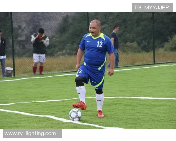 足球明星齐聚厦门激情对决引领城市足球热潮再升级 足球明星齐聚厦门激情对决引领城市足球热潮再升级