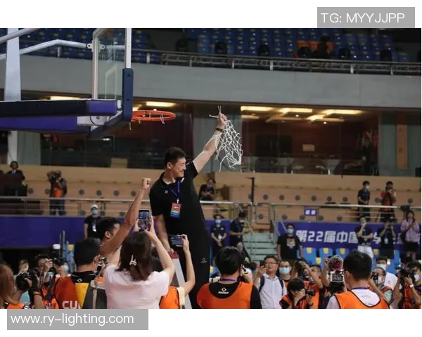 陈磊独家分享篮球心得与技巧助你提升球技的秘诀与经验 陈磊独家分享篮球心得与技巧助你提升球技的秘诀与经验